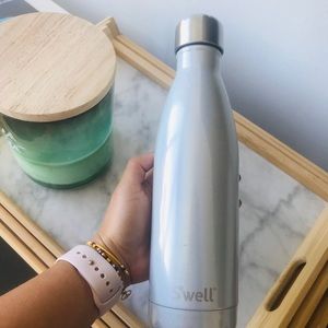 |Pre-Loved|• S’well Milky Way 17 Oz Bottle